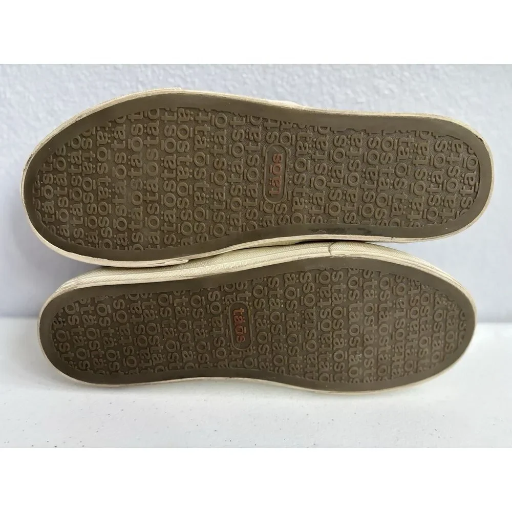 Taos Men's Size 10 Gray Canvas‎ Slip on Flat White Bottom Casual Shoes